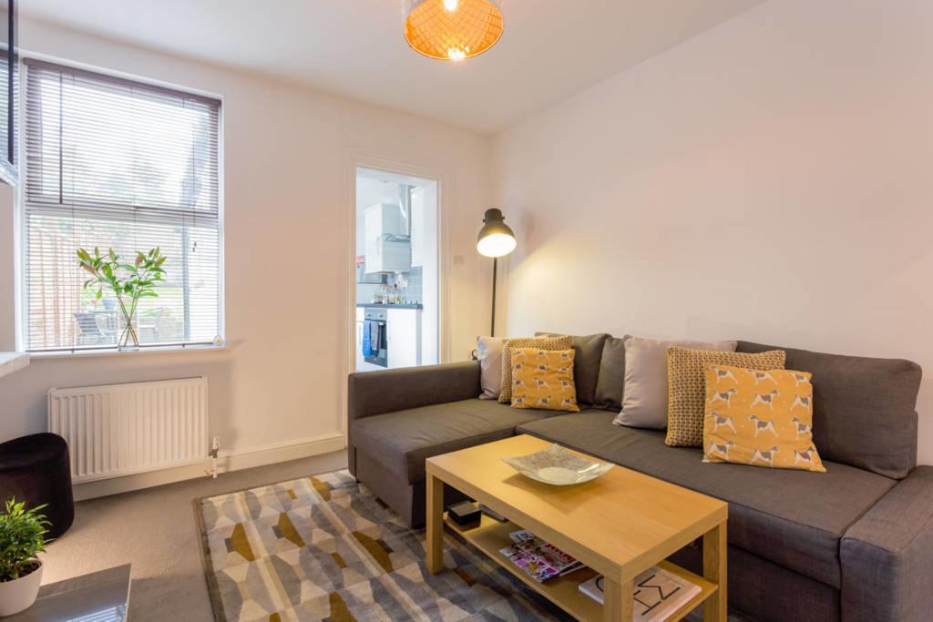 Ashton House - Stylish 2 Bedroom House, Close To Luton Town Center & Airport Bagian luar foto